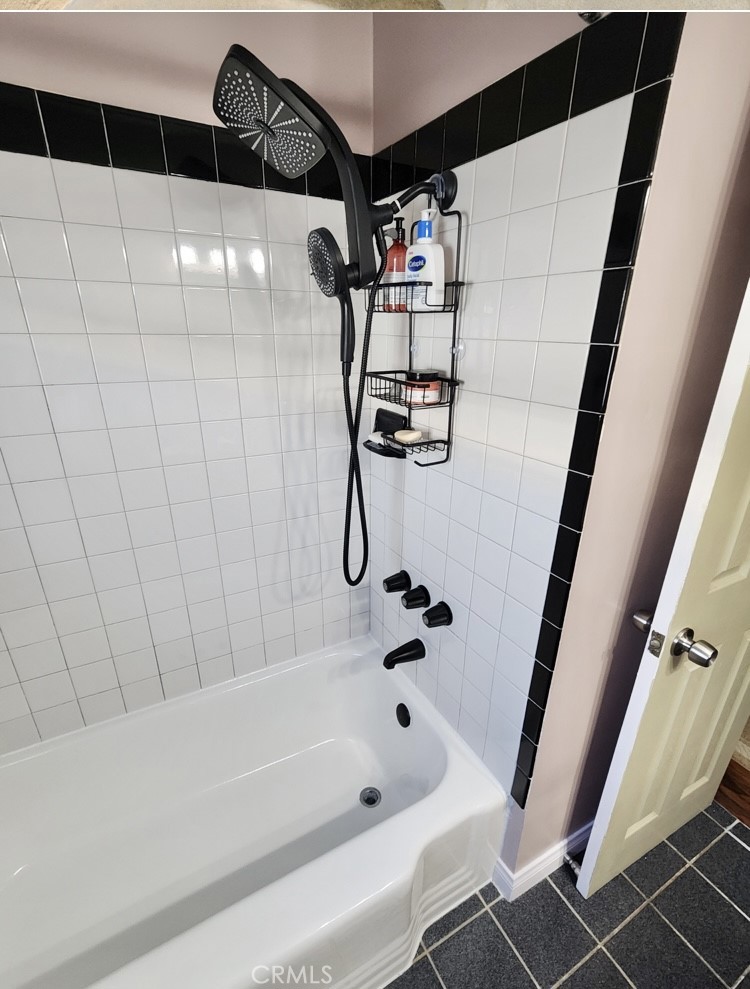 https://media.crmls.org/medias/a7591c65-d082-427e-8cea-ddec9ac57d87.jpg?preset=X-Large