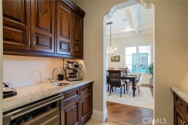 Detail Gallery Image 9 of 34 For 25 Blue Grass, Irvine,  CA 92603 - 6 Beds | 6/3 Baths