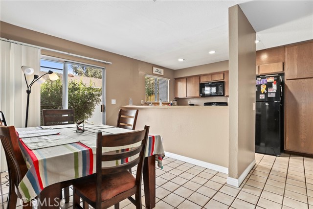 6668 Julliard Avenue, Moorpark CA: https://media.crmls.org/medias/a759850a-5b9d-45b2-af4c-097045ad5799.jpg