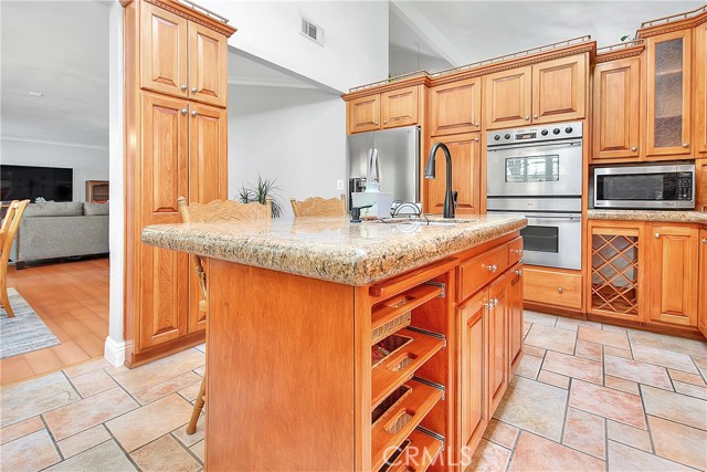 Image 13 of 75 For 22760 Cardinal Street