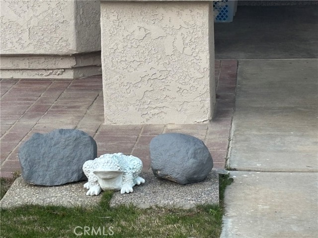 Detail Gallery Image 4 of 17 For 7704 River Mist Ave, Bakersfield,  CA 93313 - 3 Beds | 2 Baths