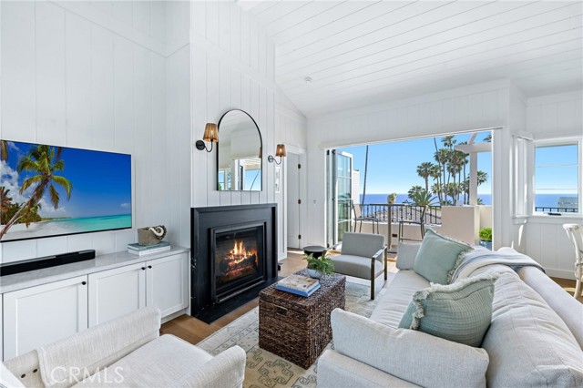 Detail Gallery Image 3 of 43 For 360 Cliff, Laguna Beach,  CA 92651 - 3 Beds | 3 Baths