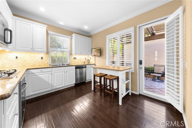 78 Keepsake, Irvine CA: https://media.crmls.org/medias/a75b69a9-7aa6-47ac-9b29-8261e925dfed.jpg