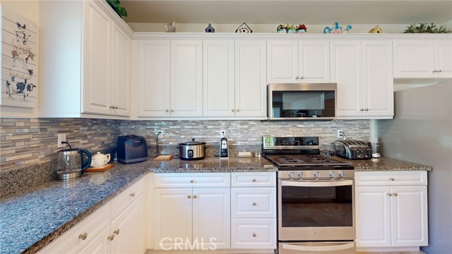 Detail Gallery Image 13 of 45 For 24886 Olive Hill Ln, Moreno Valley,  CA 92557 - 3 Beds | 2 Baths