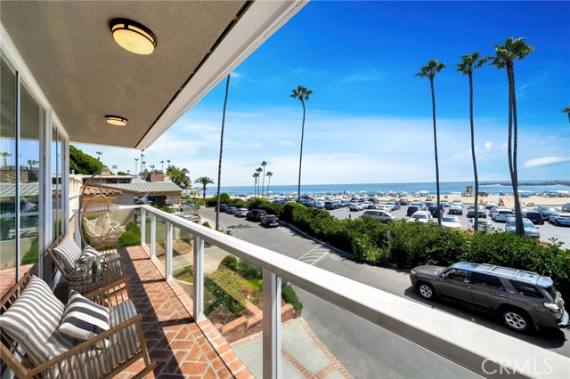 3116 Breakers Drive, Corona del Mar CA: https://media.crmls.org/medias/a75bb6b7-5853-402a-9b66-12fe6db6dbad.jpg