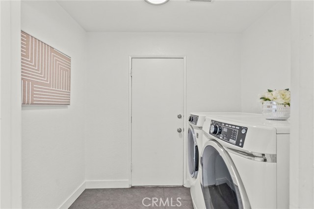 Detail Gallery Image 6 of 44 For 9549 Gladbeck, Northridge,  CA 91324 - 5 Beds | 2/1 Baths