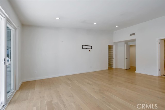 Detail Gallery Image 30 of 66 For 24216 Calvert St, Woodland Hills,  CA 91367 - 5 Beds | 3/1 Baths