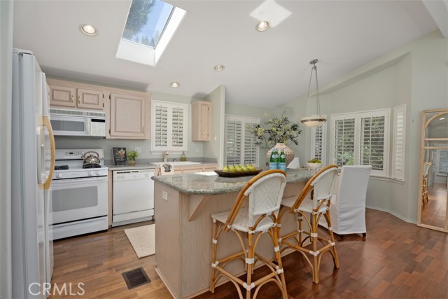 Detail Gallery Image 11 of 41 For 30802 Coast #K51,  Laguna Beach,  CA 92651 - 2 Beds | 2 Baths