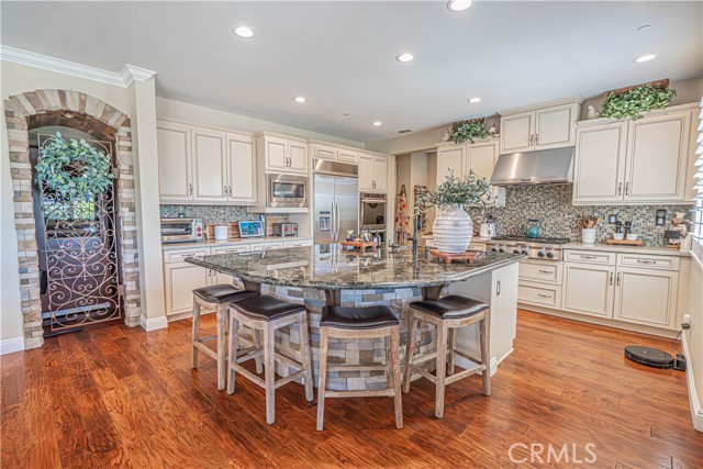 22348 Driftwood Court, Saugus CA: https://media.crmls.org/medias/a75f7920-f26c-4205-94c6-b4f69e47836b.jpg