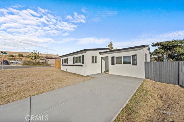 Detail Gallery Image 6 of 31 For 6689 Valaria Dr, Highland,  CA 92346 - 3 Beds | 1 Baths