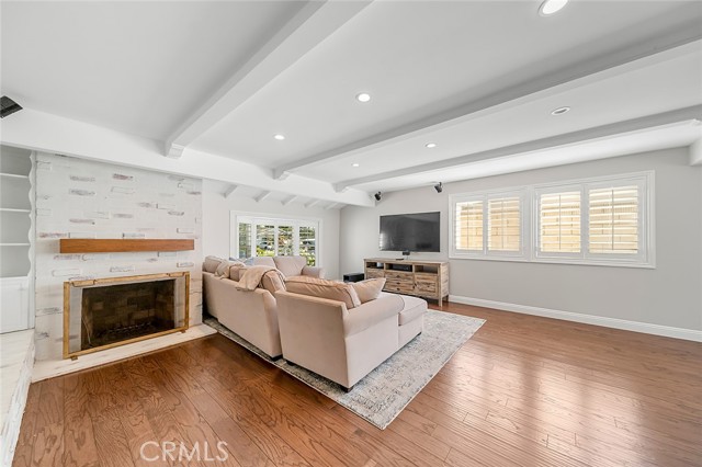 11211 Martha Ann Drive, Rossmoor CA: https://media.crmls.org/medias/a76002e7-abbf-4e1e-9d75-28abb67e0ce5.jpg