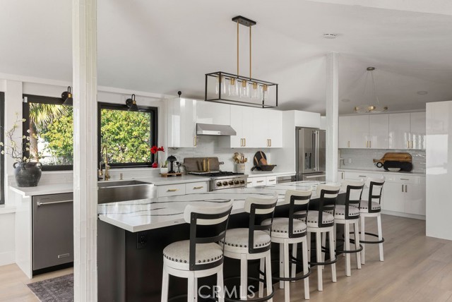 Detail Gallery Image 11 of 51 For 126 Avenida Trieste, San Clemente,  CA 92672 - 4 Beds | 4/1 Baths