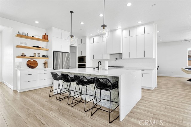 Detail Gallery Image 14 of 47 For 16383 Ridge View Dr, Apple Valley,  CA 92307 - 4 Beds | 2/1 Baths