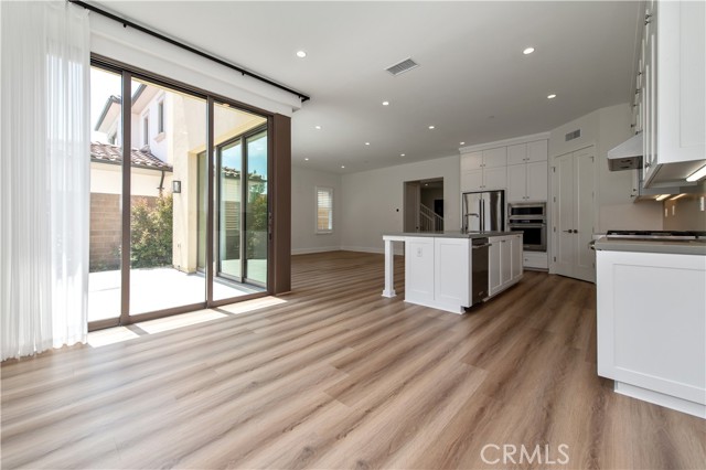 Detail Gallery Image 18 of 40 For 216 Piazza, Irvine,  CA 92602 - 4 Beds | 4 Baths