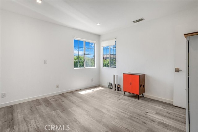 2481 S Bundy Drive, Los Angeles CA: https://media.crmls.org/medias/a761b8bd-2d1d-4d4e-852d-e45570c753cb.jpg