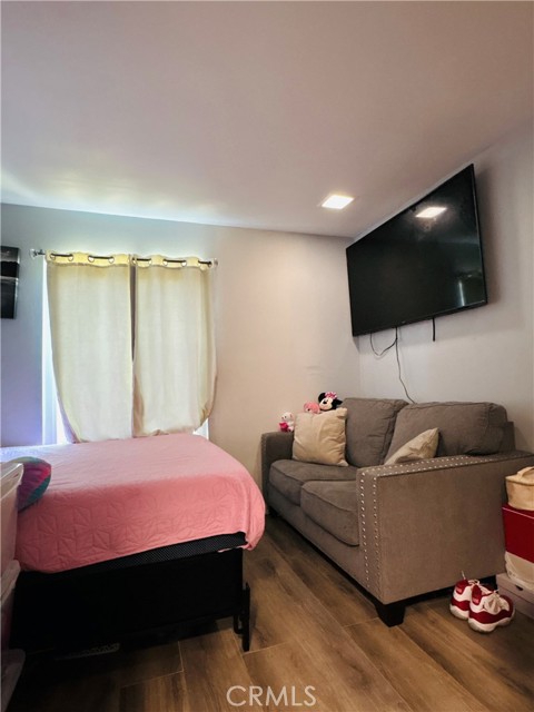 502 Holly Avenue, Oxnard CA: https://media.crmls.org/medias/a7620ec8-e842-4982-8c0b-41c9d2653a2e.jpg