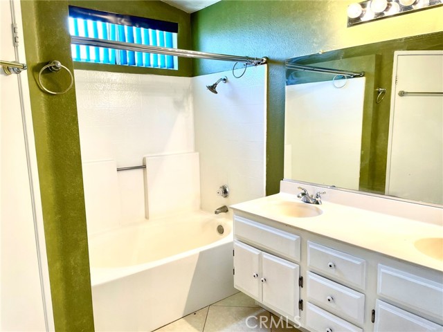 Detail Gallery Image 17 of 28 For 11539 Aberdeen Dr, Fontana,  CA 92337 - 3 Beds | 2/1 Baths