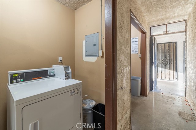 Detail Gallery Image 16 of 24 For 2401 S Denison Ave, San Pedro,  CA 90731 - – Beds | – Baths