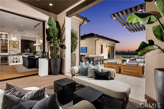 Detail Gallery Image 4 of 19 For 533 Peninsula, Irvine,  CA 92602 - 4 Beds | 4/1 Baths