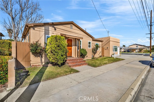 17105 Woodruff Avenue, Bellflower CA: https://media.crmls.org/medias/a763ba90-d2c1-4612-bf4b-60e7bc80b7f2.jpg