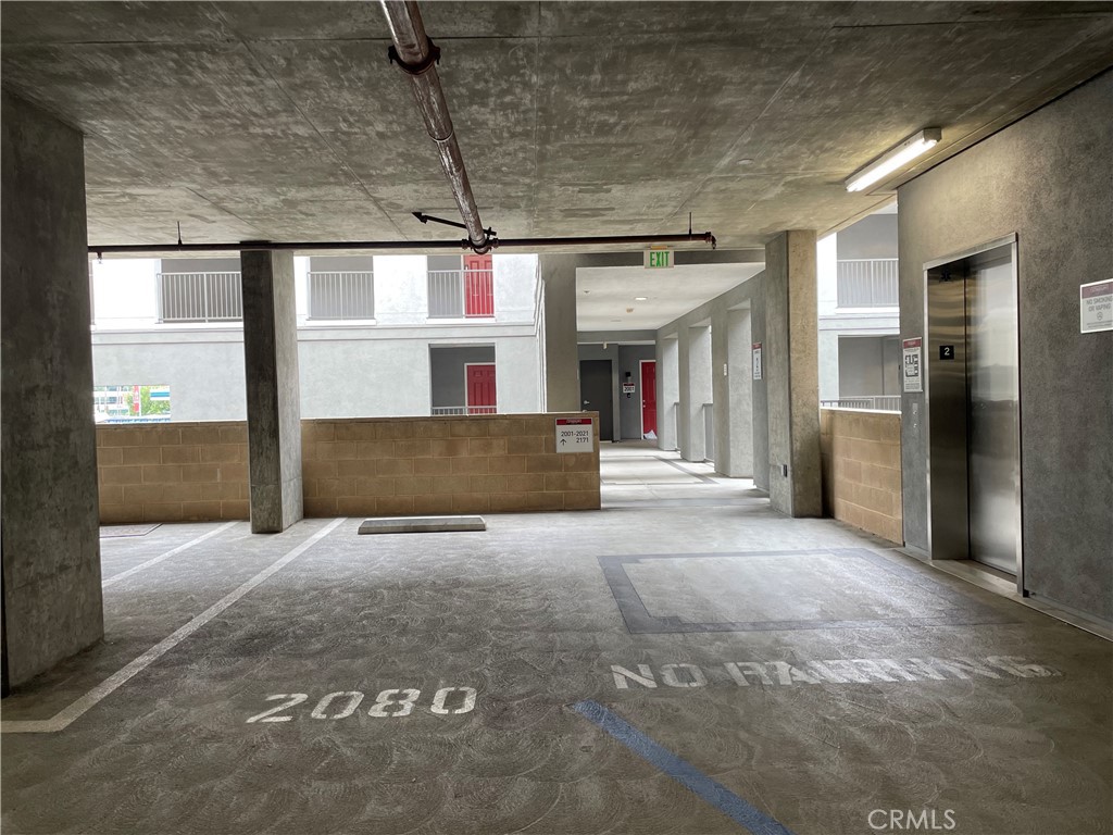 https://media.crmls.org/medias/a763f6b9-581a-4984-aac7-4a119d9b1027.jpg?preset=X-Large