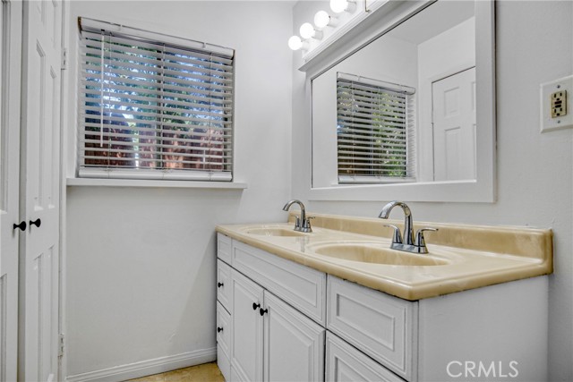 Detail Gallery Image 15 of 35 For 23016 Saticoy St, West Hills,  CA 91304 - 3 Beds | 2 Baths