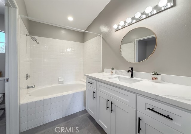 4766 Taranto Way, Oak Park CA: https://media.crmls.org/medias/a76439d6-399d-4167-a2a2-2907e58f4a36.jpg