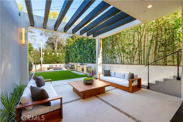 10840 Queensland, Los Angeles CA: https://media.crmls.org/medias/a76454aa-229a-4de9-b034-caf19136f85b.jpg