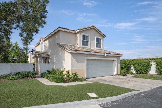 Detail Gallery Image 2 of 27 For 717 North Angeleno Avenue, Azusa,  CA 91702 - 4 Beds | 2/1 Baths