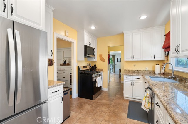 Detail Gallery Image 11 of 34 For 1260 Sinaloa Ave, Pasadena,  CA 91104 - 4 Beds | 2 Baths