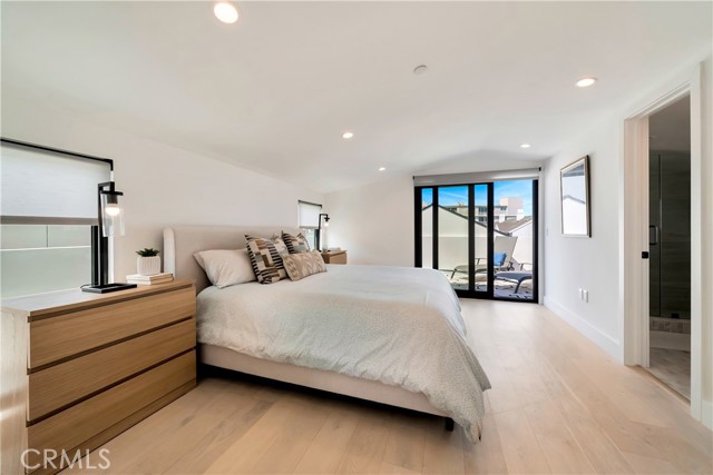 Detail Gallery Image 29 of 39 For 317 E Bay Ave, Newport Beach,  CA 92661 - 4 Beds | 4 Baths
