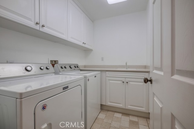 2569 Bungalow Place, Corona del Mar CA: https://media.crmls.org/medias/a76635be-b4a8-4690-a6be-3cc5e8c12987.jpg