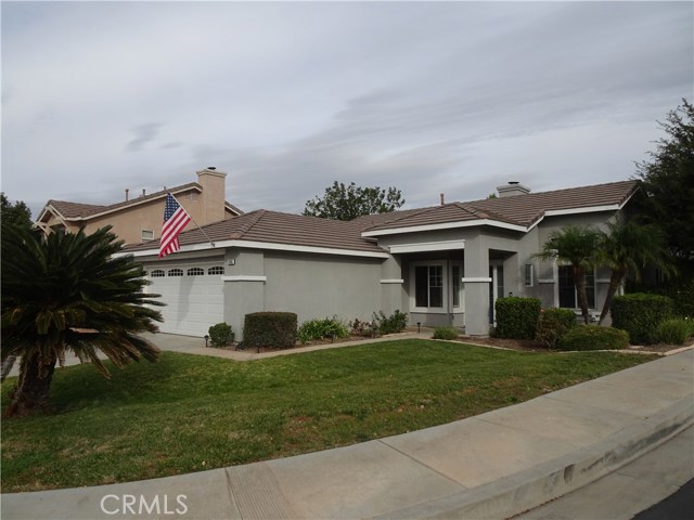 3493 New York Dr, Corona, CA 92882