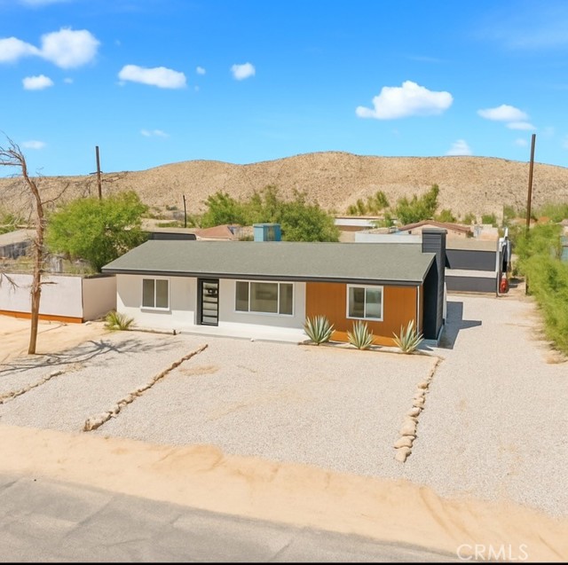 61730 Oleander Drive, Joshua Tree CA: https://media.crmls.org/medias/a767312b-1be3-4ee1-907a-2b19e29ea6ad.jpg