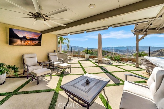 Detail Gallery Image 7 of 60 For 18348 Cachet, Canyon Country,  CA 91350 - 5 Beds | 5 Baths