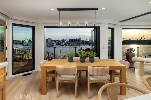 Detail Gallery Image 10 of 34 For 5903 E Corso Di Napoli, Long Beach,  CA 90803 - 4 Beds | 3 Baths