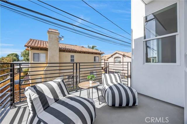 2405 Mathews Avenue, Redondo Beach CA: https://media.crmls.org/medias/a7682b03-19aa-4b79-88ba-241306d1843e.jpg
