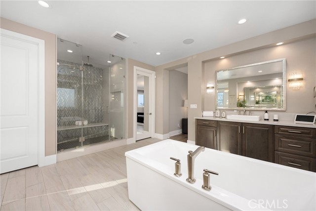 20436 W Liverpool Way, Porter Ranch CA: https://media.crmls.org/medias/a7687dee-848a-4b88-9808-5f9c67a9fa55.jpg
