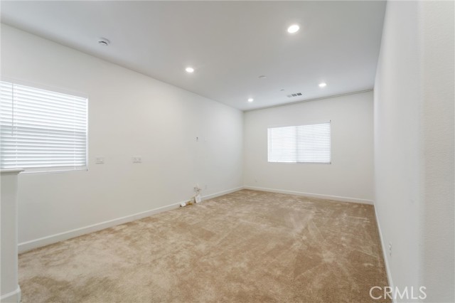 Detail Gallery Image 10 of 31 For 1532 Painted Cave, Chula Vista,  CA 91913 - 5 Beds | 3/1 Baths