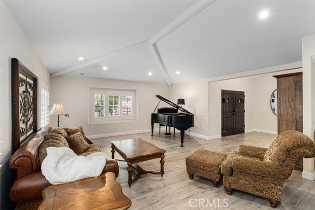 Detail Gallery Image 3 of 34 For 5342 Kenilworth, Huntington Beach,  CA 92649 - 5 Beds | 4 Baths