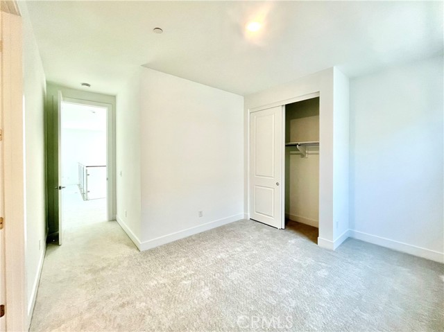 Detail Gallery Image 17 of 29 For 27526 Elderberry Dr, Valencia,  CA 91381 - 5 Beds | 5/1 Baths