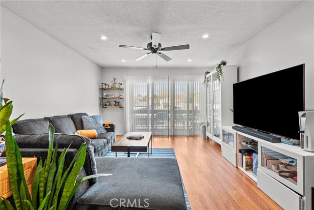 Detail Gallery Image 7 of 50 For 25736 Player Dr #R4,  Valencia,  CA 91355 - 2 Beds | 2 Baths