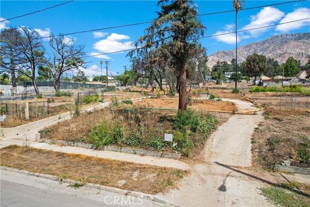 1091 E Mariposa Street, Altadena CA: https://media.crmls.org/medias/a76b30ae-358d-4fd0-a1eb-6208863b5200.jpg