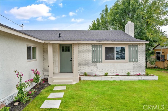 Detail Gallery Image 2 of 27 For 629 Ford St, Corona,  CA 92879 - 4 Beds | 2 Baths