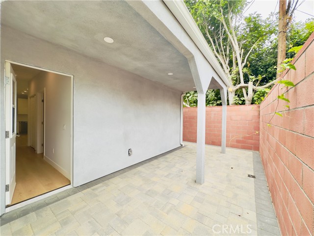 17522 1/2 Lemay Street, Lake Balboa CA: https://media.crmls.org/medias/a76be6aa-4fd5-4361-9163-20369efc4dd6.jpg