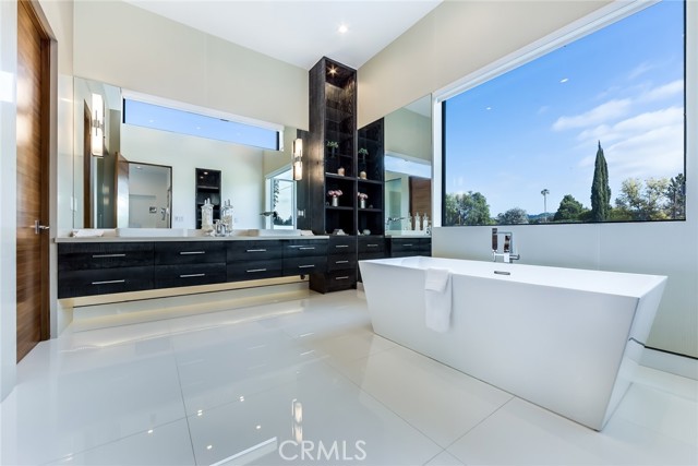 Detail Gallery Image 23 of 34 For 12732 Hortense St., Studio City,  CA 91604 - 5 Beds | 6 Baths