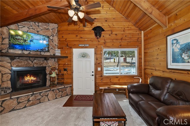 Detail Gallery Image 7 of 49 For 27026 Overlook Ln, Lake Arrowhead,  CA 92352 - 2 Beds | 1/1 Baths
