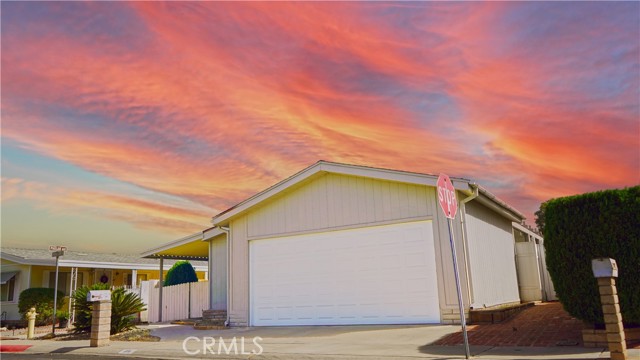 Detail Gallery Image 2 of 23 For 1336 Medallion St, Redlands,  CA 92374 - 2 Beds | 2 Baths