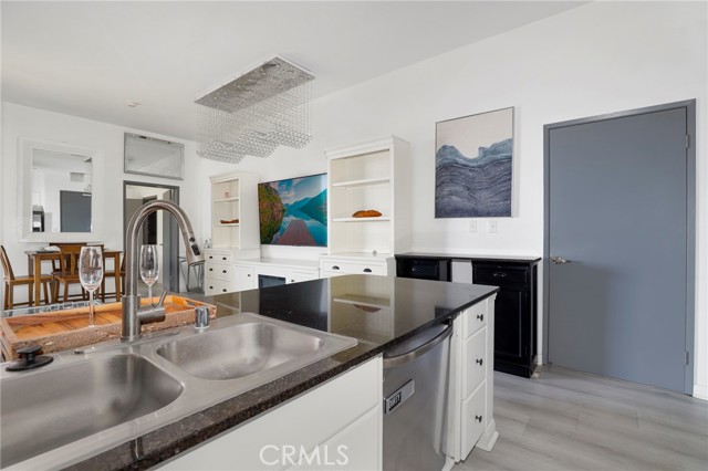 Detail Gallery Image 7 of 51 For 488 E Ocean Bld #818,  Long Beach,  CA 90802 - 2 Beds | 2 Baths