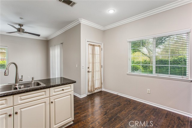 Detail Gallery Image 13 of 36 For 1200 E Highland Ave #402,  Redlands,  CA 92374 - 2 Beds | 2/1 Baths